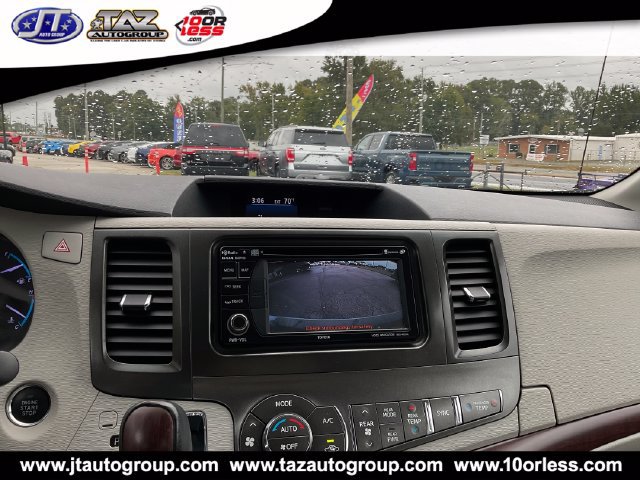 Used 2014 Toyota Sienna XLE FWD image 21
