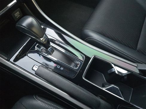 Used 2017 Honda Accord Sport image 25