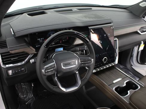 New 2026 GMC Acadia Denali Ultimate AWD/4WD image 10