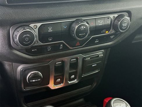 Used 2024 Jeep Wrangler Sport S image 18