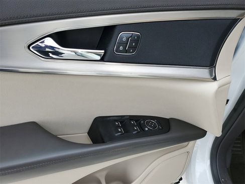 Certified 2020 Lincoln Nautilus Premier w/ Equipment Group 101A image 17