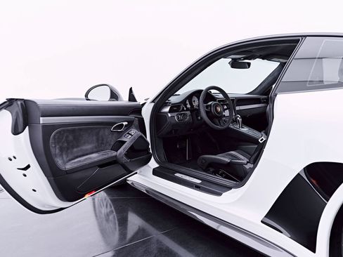 Used 2018 Porsche 911 GT3 RWD image 50