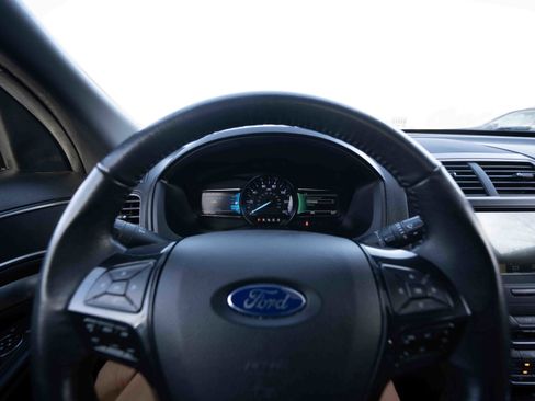 Used 2018 Ford Explorer XLT w/ Equipment Group 202A image 15