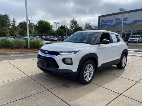 Used 2021 Chevrolet TrailBlazer LS AWD/4WD image 4
