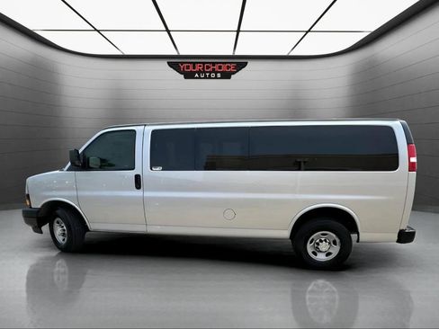 Used 2020 Chevrolet Express 3500 LS RWD image 7