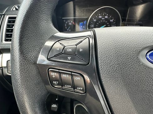 Used 2017 Ford Explorer XLT w/ Equipment Group 202A AWD/4WD image 19