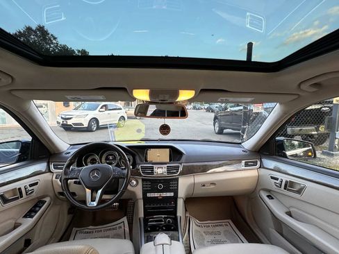 Used 2016 Mercedes-Benz E 350 4MATIC Sedan image 30