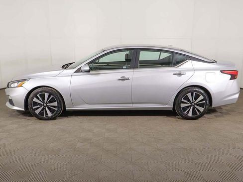 Used 2021 Nissan Altima 2.5 SV FWD image 14