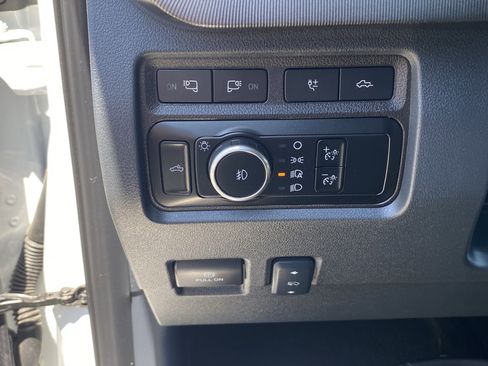 Certified 2024 Ford F450 Platinum w/ FX4 Off-Road Package image 19