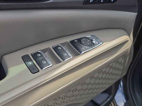 New 2026 Kia Carnival EX FWD image 21