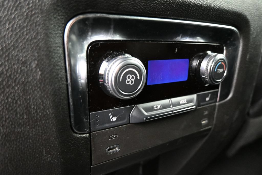 Used 2025 GMC Yukon Denali AWD/4WD image 29