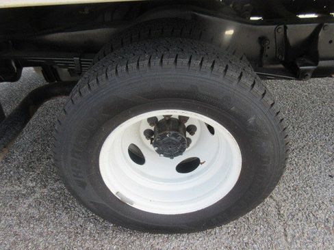 Used 2021 Ford E-350 and Econoline 350 Super Duty w/ Power Windows & Locks Group image 10