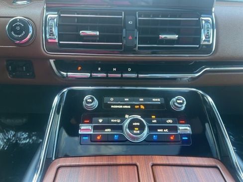Certified 2024 Lincoln Navigator L Reserve AWD/4WD image 34