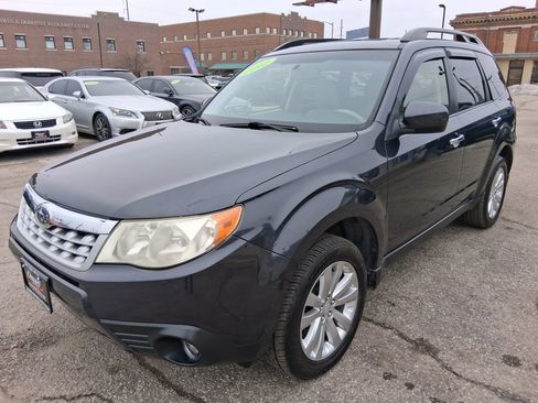 Used 2012 Subaru Forester 2.5X Premium w/ Popular Pkg 3 AWD/4WD image 4