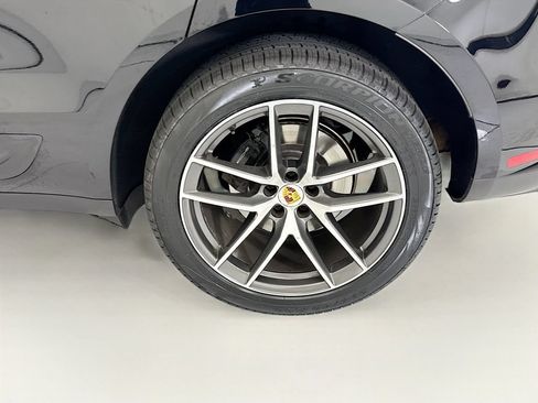 Used 2022 Porsche Macan AWD/4WD image 30