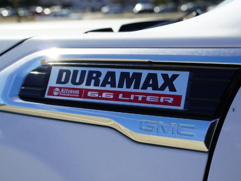 Used 2023 GMC Sierra 2500 Denali w/ Denali Ultimate Package image 9