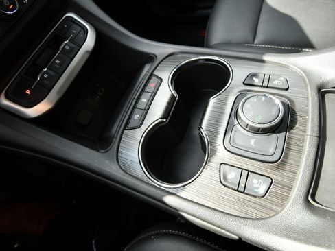 Used 2023 GMC Acadia SLT w/ Preferred Package AWD/4WD image 29