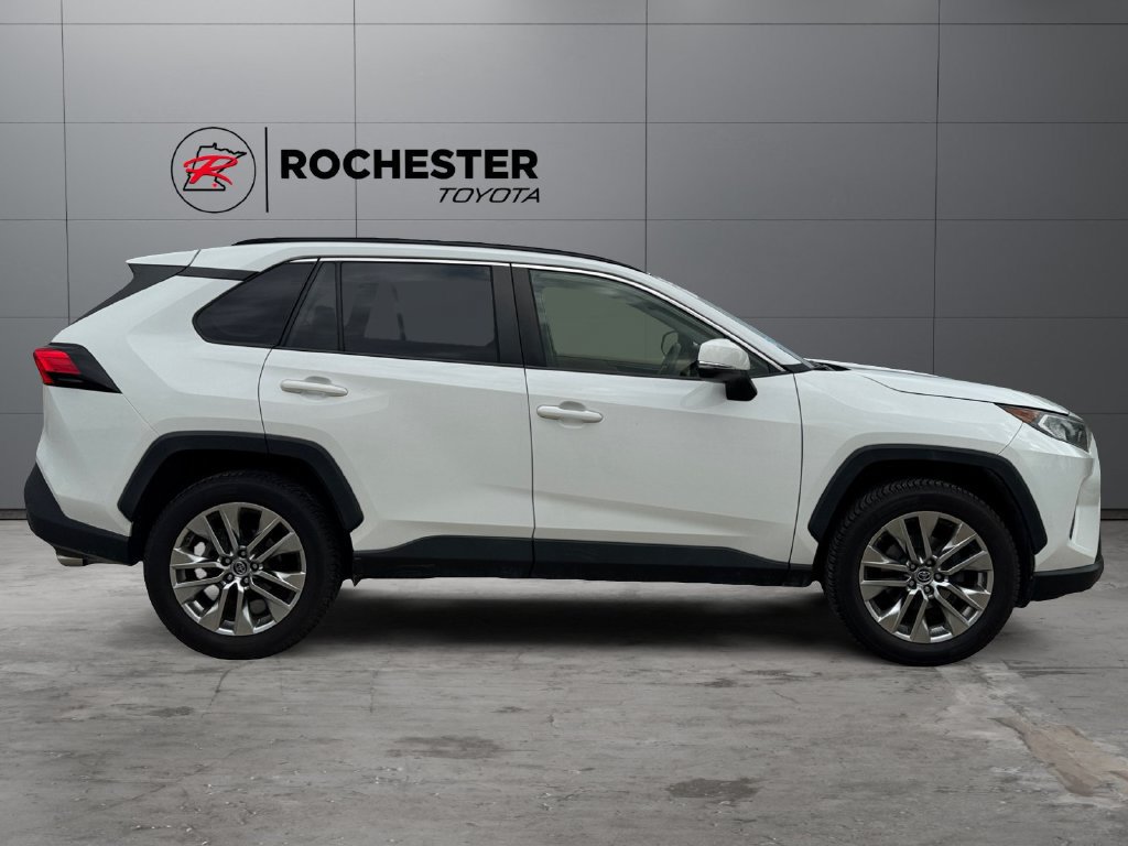 Certified 2019 Toyota RAV4 XLE Premium FWD image 6