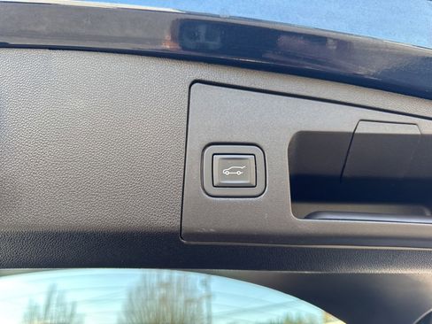 Used 2019 Cadillac XT4 Sport image 13