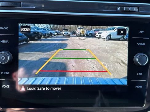 Certified 2024 Volkswagen Tiguan SE w/ Panoramic Sunroof Package image 19