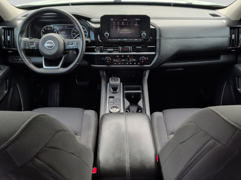 Used 2024 Nissan Pathfinder SV AWD/4WD image 18