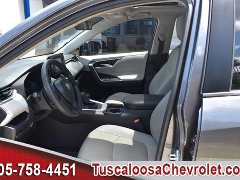 Used 2019 Toyota RAV4 XLE w/ Convenience Package FWD image 19