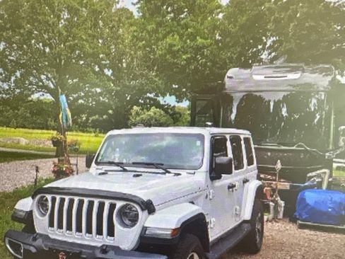 Certified 2019 Jeep Wrangler Unlimited Sahara AWD/4WD image 2