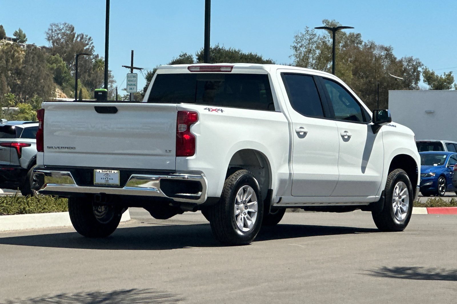 New 2026 Chevrolet Silverado 1500 LT w/ Leather Package AWD/4WD image 4