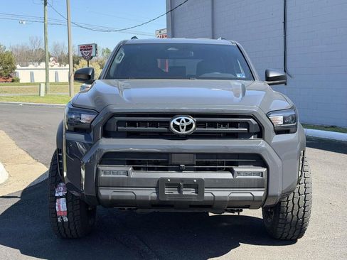 Used 2025 Toyota 4Runner SR5 AWD/4WD image 25