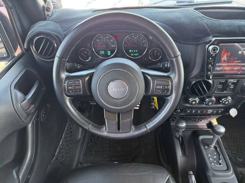 Used 2017 Jeep Wrangler Unlimited Sahara AWD/4WD image 14