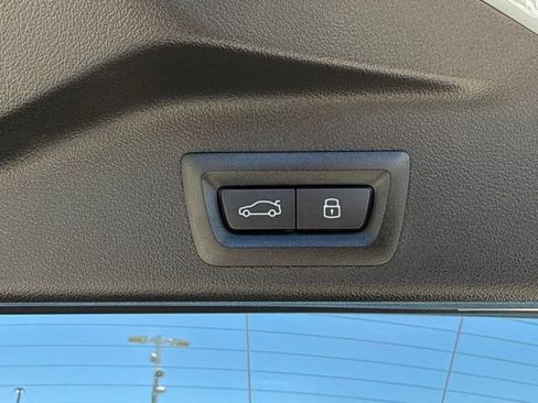 Used 2026 BMW X5 sDrive40i w/ Executive Package RWD image 17