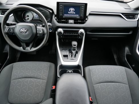 Used 2021 Toyota RAV4 XLE w/ Carpet Mat Package (TMS) image 10