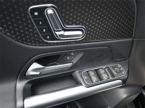 New 2025 Mercedes-Benz GLA 250 image 13