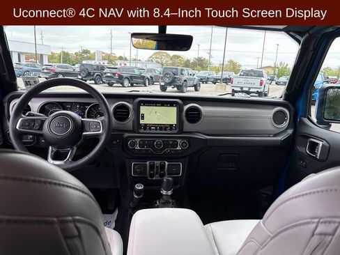 Used 2023 Jeep Gladiator Overland AWD/4WD image 9