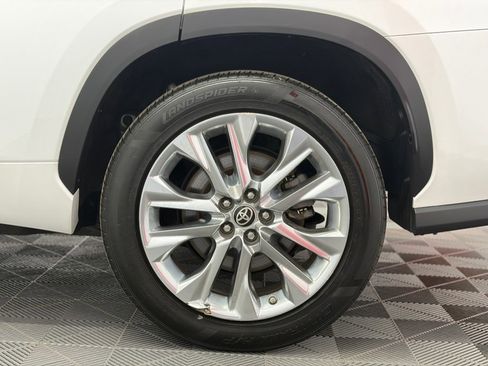 Used 2022 Toyota Highlander Limited FWD image 37
