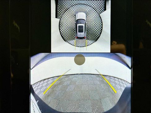 Used 2025 Volvo XC40 B5 Ultra w/ Climate Package image 14