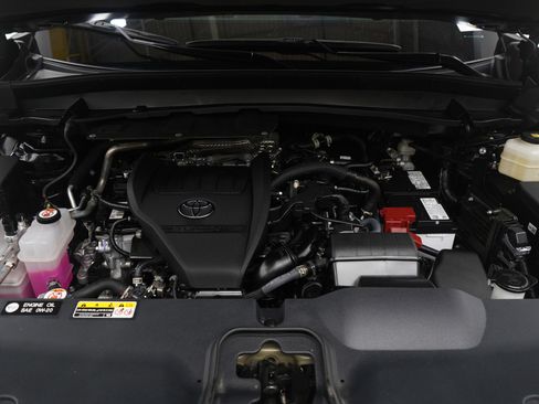 Used 2025 Toyota Grand Highlander AWD image 31