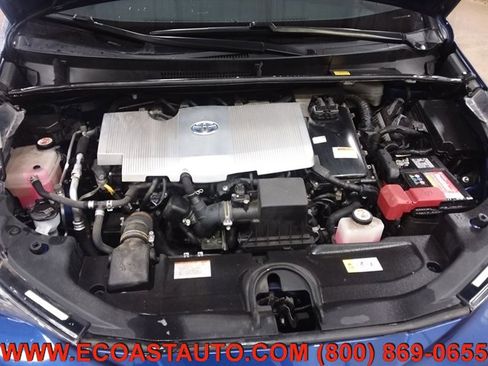 Used 2017 Toyota Prius Two image 9