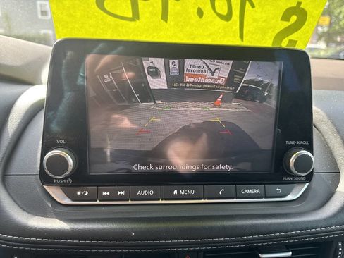 Used 2021 Nissan Rogue S AWD/4WD image 29