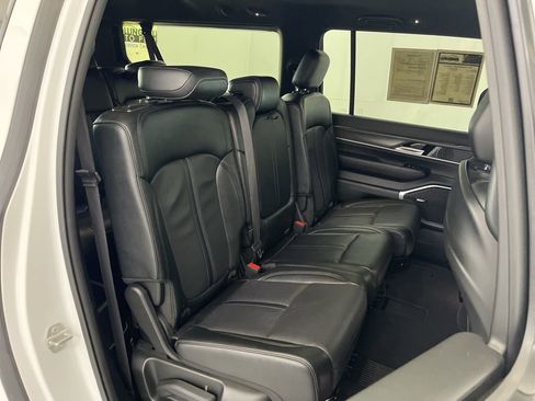 Used 2024 Jeep Wagoneer L Series II w/ Flexible Seating Group AWD/4WD image 23