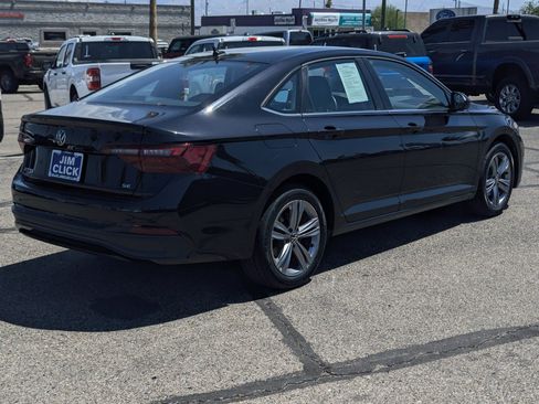 Used 2024 Volkswagen Jetta SE FWD image 2
