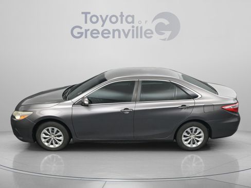 Used 2015 Toyota Camry LE FWD image 5