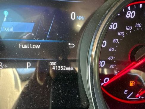 Used 2019 Toyota Camry XSE FWD image 11
