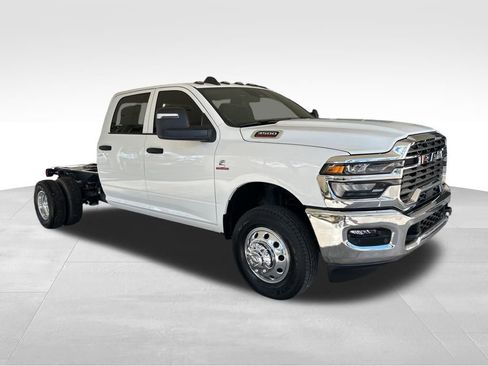 Used 2025 RAM 3500 Tradesman w/ Chrome Appearance Group image 2