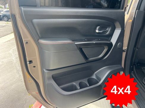 Used 2021 Nissan Titan PRO-4X w/ Pro-4x Convenience Package AWD/4WD image 25