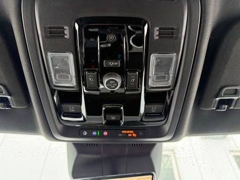 Certified 2025 Cadillac Escalade Premium Luxury AWD/4WD image 21