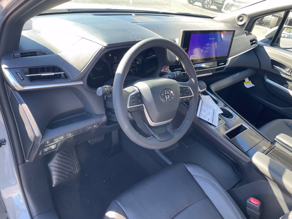 New 2026 Toyota Sienna XLE Woodland Edition AWD/4WD image 12