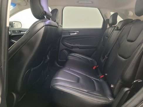 Used 2019 Ford Edge Titanium FWD image 18