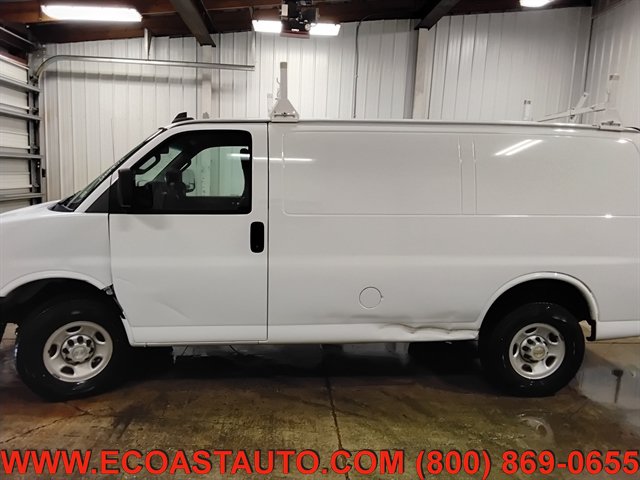 Used 2018 Chevrolet Express 2500 w/ Driver Convenience Package RWD image 4