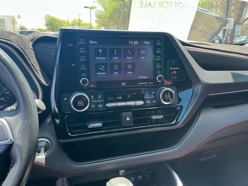 Used 2021 Toyota Highlander XSE AWD/4WD image 12